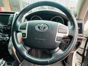 Toyota Land Cruiser 200 4.5D-4D V8 VX - Image 8