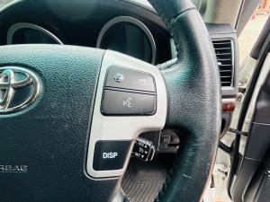 Toyota Land Cruiser 200 4.5D-4D V8 VX - Image 10