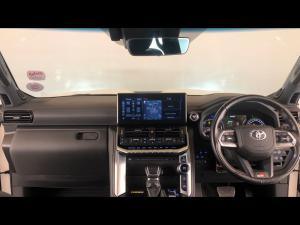 Toyota Land Cruiser 300 3.3D GR-Sport - Image 6