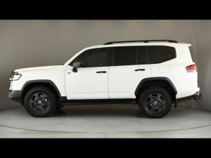Toyota Land Cruiser 300 3.3D GR-Sport - Image 22