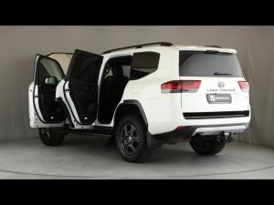 Toyota Land Cruiser 300 3.3D GR-Sport - Image 25