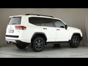 Toyota Land Cruiser 300 3.3D GR-Sport - Image 2
