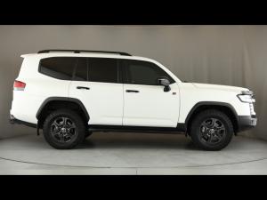 Toyota Land Cruiser 300 3.3D GR-Sport - Image 3