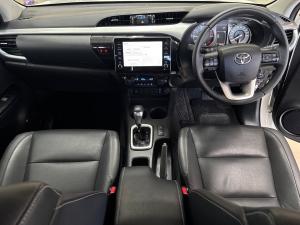Toyota Hilux 2.8GD-6 double cab Raider auto - Image 6