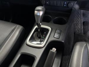 Toyota Hilux 2.8GD-6 double cab Raider auto - Image 13