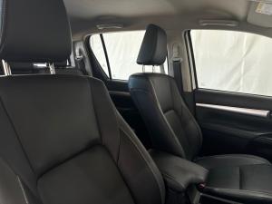 Toyota Hilux 2.8GD-6 double cab Raider auto - Image 17