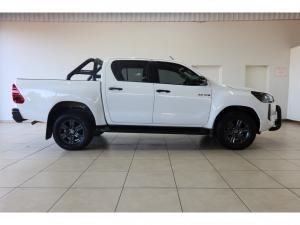 Toyota Hilux 2.8GD-6 double cab Raider auto - Image 3