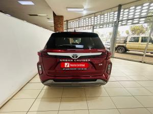 Toyota Urban Cruiser 1.5 XR manual - Image 5