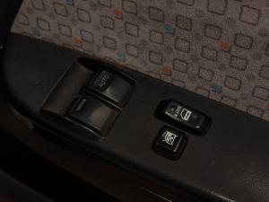 Toyota Hiace 2.5D-4D bus 14-seater GL - Image 19