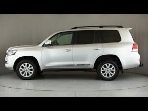 Toyota Land Cruiser 200 4.5D-4D V8 VX-R - Image 22