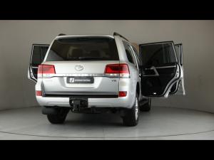 Toyota Land Cruiser 200 4.5D-4D V8 VX-R - Image 24