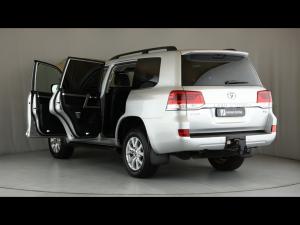Toyota Land Cruiser 200 4.5D-4D V8 VX-R - Image 25