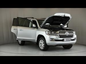 Toyota Land Cruiser 200 4.5D-4D V8 VX-R - Image 29