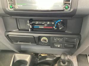 Toyota Land Cruiser 79 4.5D-4D LX V8 single cab - Image 11
