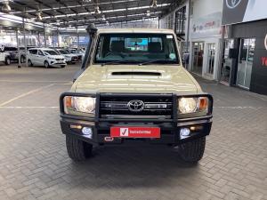 Toyota Land Cruiser 79 4.5D-4D LX V8 single cab - Image 4