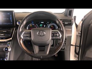 Toyota Land Cruiser 300 3.3D ZX - Image 8