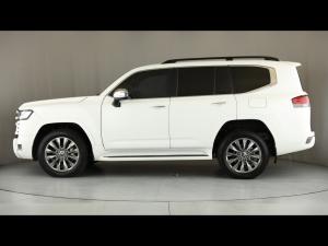 Toyota Land Cruiser 300 3.3D ZX - Image 22