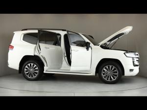 Toyota Land Cruiser 300 3.3D ZX - Image 30