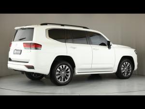 Toyota Land Cruiser 300 3.3D ZX - Image 2