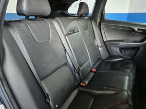 Volvo XC60 D4 Momentum - Image 11