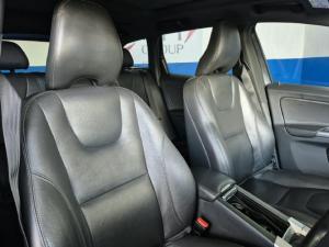 Volvo XC60 D4 Momentum - Image 9