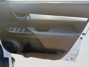 Toyota Hilux 2.8GD-6 double cab 4x4 Raider auto - Image 9