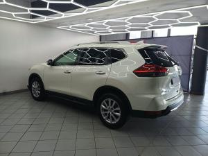Nissan X-Trail 2.5 4x4 Acenta Tech - Image 4