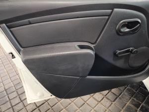 Nissan NP200 1.6i safety pack (aircon) - Image 13