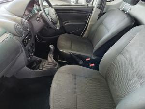 Nissan NP200 1.6i safety pack (aircon) - Image 14