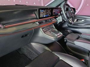 Mercedes-Benz V-Class V300d Exclusive - Image 11