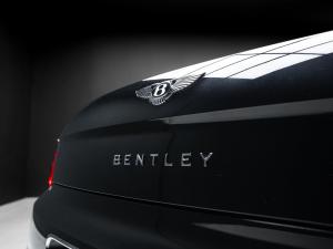 Bentley Flying Spur V8 Azure - Image 13