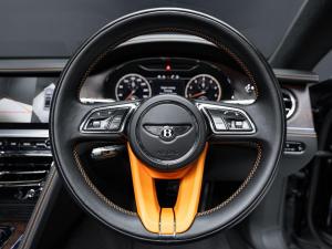 Bentley Flying Spur V8 Azure - Image 17