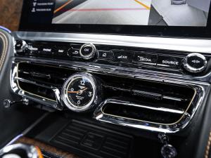Bentley Flying Spur V8 Azure - Image 21