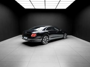 Bentley Flying Spur V8 Azure - Image 9