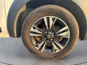 Renault Triber 1.0 Iconic auto - Image 9