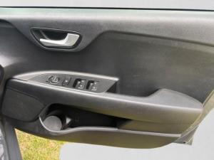 Kia Rio hatch 1.4 LS - Image 11