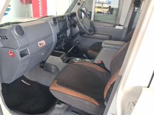 Toyota Land Cruiser 79 4.5D-4D V8 double cab LX - Image 7