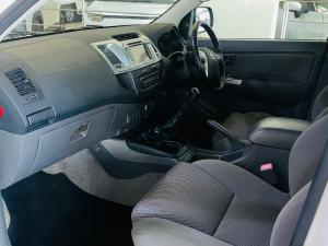 Toyota Hilux 3.0D-4D double cab 4x4 Raider Dakar edition - Image 7