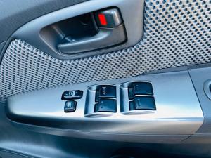 Toyota Hilux 3.0D-4D double cab 4x4 Raider Dakar edition - Image 18