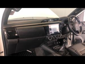 Toyota Hilux 2.8GD-6 Xtra cab 4x4 Legend manual - Image 7