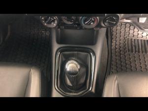Toyota Hilux 2.8GD-6 Xtra cab 4x4 Legend manual - Image 15