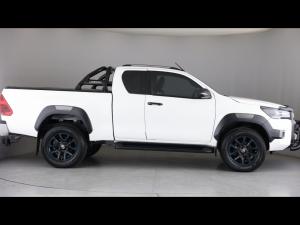 Toyota Hilux 2.8GD-6 Xtra cab Legend manual - Image 3