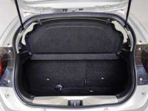 Toyota Vitz 1.0 XR manual - Image 6