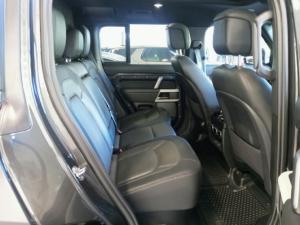 Land Rover Defender 110 D300 X-Dynamic HSE - Image 5