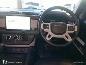 Land Rover Defender 110 D300 X-Dynamic HSE - Image 6