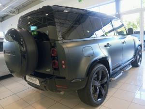 Land Rover Defender 110 D300 X-Dynamic HSE - Image 7