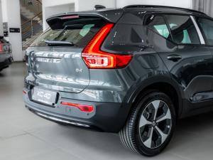 Volvo XC40 B4 Plus Dark - Image 11
