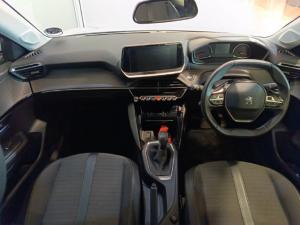 Peugeot 208 1.2T Allure auto - Image 6
