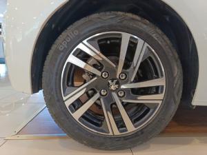Peugeot 208 1.2T Allure auto - Image 8