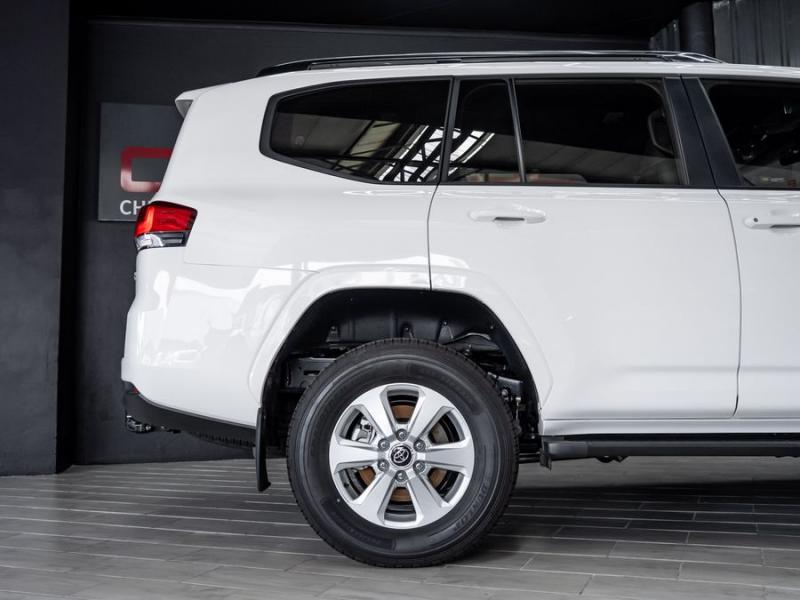 Toyota Land Cruiser Land Cruiser 300 3.3D GX-R